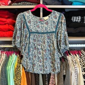 One Fine Day blue/maroon floral back button keyhole closure top size XS